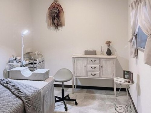 サロンドボーテドゥドゥ 苫小牧(Salon de beaute dou-dou)(北海道苫小牧市山手町1-1-2 ハリスA101)