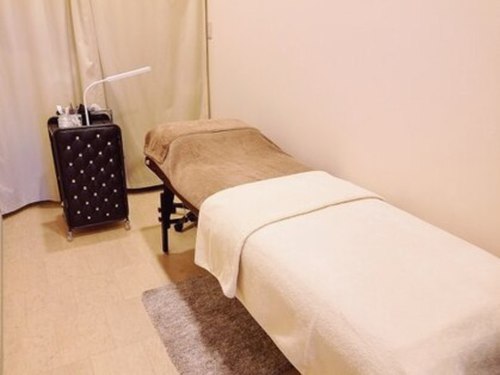 ヘアーアンドメイク ファースト 八戸店(first)(青森県八戸市南類家1-2-8)
