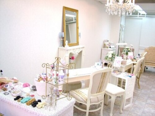 ネイルサロン ティアラリュクス 市川北口店(Tiara Luxe)(千葉県市川市市川2-31-19 シティリバー1F)