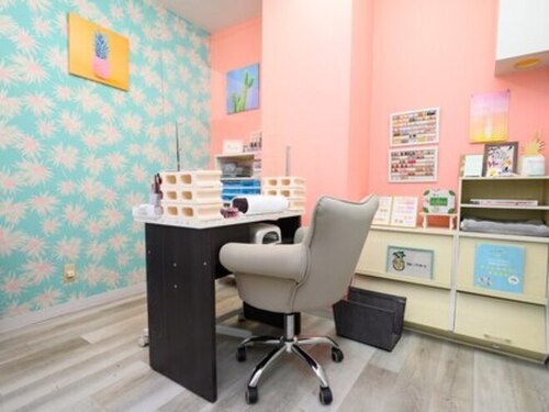 エムネイルズ(m nails)(千葉県市川市行徳駅前1-26-8 トシビル2F アルモニ内)