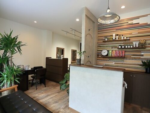 ヘアー アンド ネイル サプール(HAIR and NAIL SAPEUR)(千葉県佐倉市稲荷台2-14-14 長谷川ビル1F)