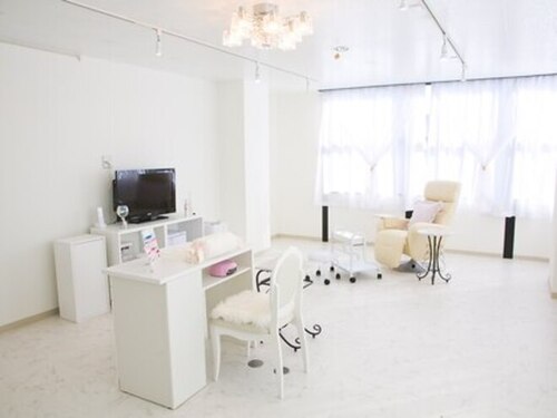 ネイルサロン リベルテ(Nailsalon LIBERTE)(千葉県四街道市四街道1-6-2 マセビル4F)