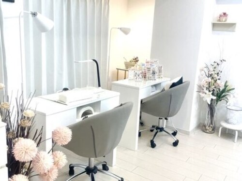 リリービューティーネイル(Lily beauty nail)(東京都中央区築地4-4-15 東銀座ロイアルハイツ504)