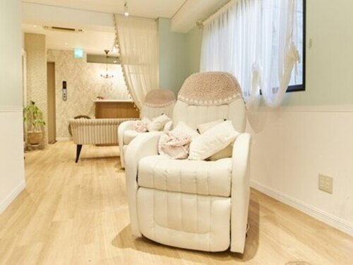 アクイユ 銀座店(ACCUEIL)(東京都中央区銀座3-3-7)
