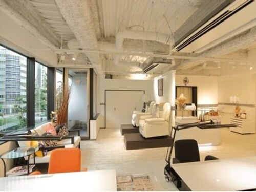 エムディーエーネイル(M.D.A NAiL)(東京都中央区銀座3-10-7 銀座京屋ビル3F)