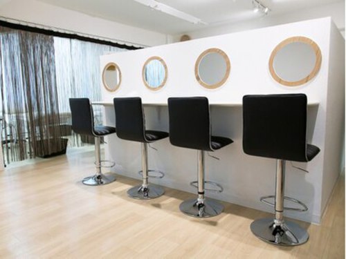 アイラッシュアクア 銀座三丁目店(AQUA)(東京都中央区銀座3-10-14東銀1ビル3F)