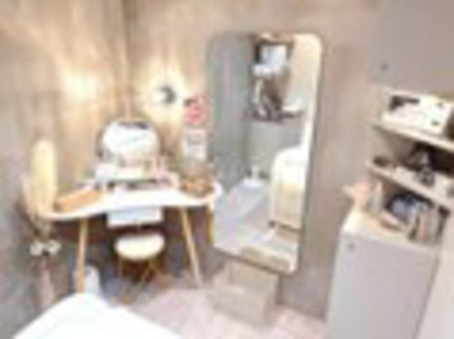 ココシェリン 銀座店(cococherin)(東京都中央区銀座3-9-6 VORT銀座maxim 地下1F room8)