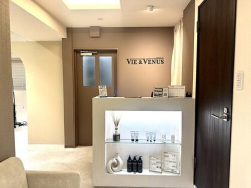 ヴィーアンドヴィーナス 田町店(VIE&Venus)(東京都港区芝5-32-3 林ビル4F)