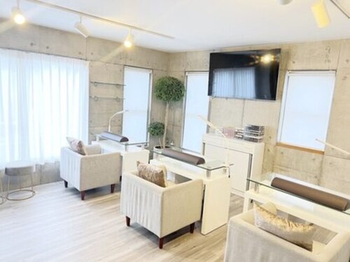 ヴィヴィアン ネイル(Vivian nail)(東京都港区高輪1-5-8 新宮館ビル3階)