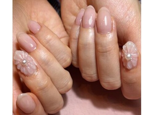 ネイル ミー(nail mee)(東京都港区南青山5―4―44ラポール南青山54 106号室)