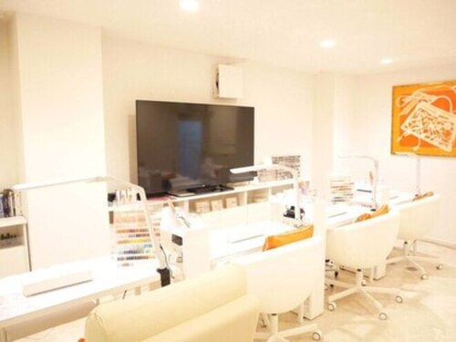 ラグジュアリーネイルズ タカダノババ(Luxury Nails Takadanobaba)(東京都新宿区高田馬場2-13-6 銀座商店街ビル2F)