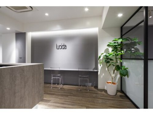 ルシーダ 新宿(lucida shinjuku)(東京都新宿区新宿3-3-1 龍王堂ビル3階)