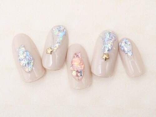 モアネイル 千歳烏山店(MOAH NAIL)(東京都世田谷区南烏山5-12-9 グローリィセブン302)