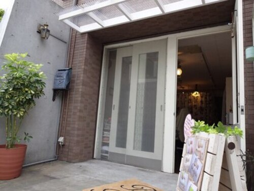 ベルビアンカ(Bell bianca)(東京都世田谷区代沢5-33-4 ダージリンコート下北沢1F)