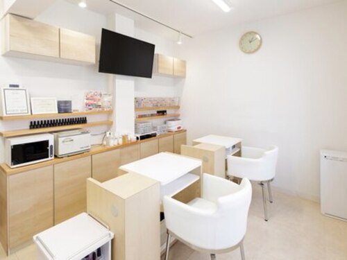 クインテット ネイル 千歳烏山店(Quintet nail)(東京都世田谷区南烏山6-29-1 クオーレフェリーチェ201)