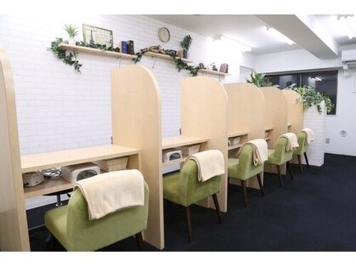 スチューデントネイルサロンエブリーネイル渋谷(東京都渋谷区円山町6-5 石坂ビル2階)
