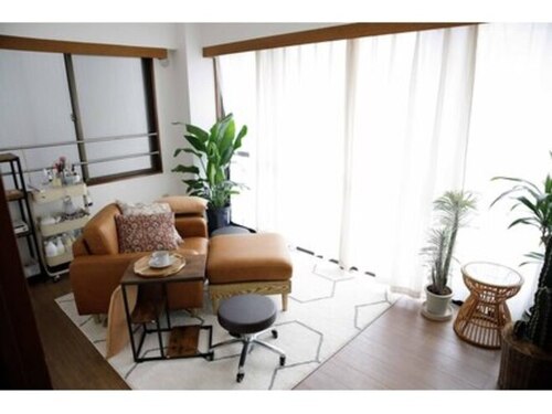 ユージューネイルルーム(UJU nail room)(東京都渋谷区西原3-3-3 西原ビル301)