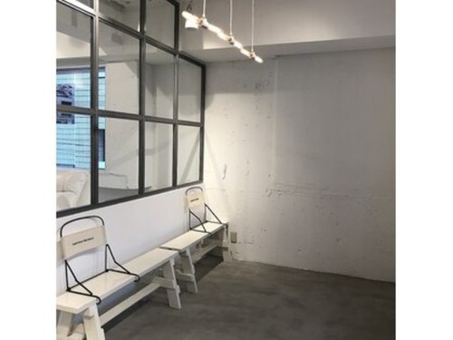 プールアイ 表参道(POOL EYE)(東京都渋谷区神宮前5-50-1 山路ビル2F)