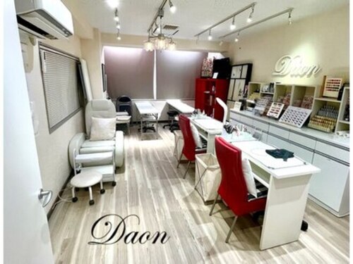 ネイルサロン ダオン(DAON)(東京都北区赤羽南1-6-4 赤羽南口駅前ビル3F)
