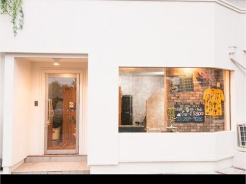 ヘアアンドビューティーサロン トラスト 竹ノ塚(Hair&BeautySalon TRUST)(東京都足立区竹の塚1-28-6 古庄ビル1F)