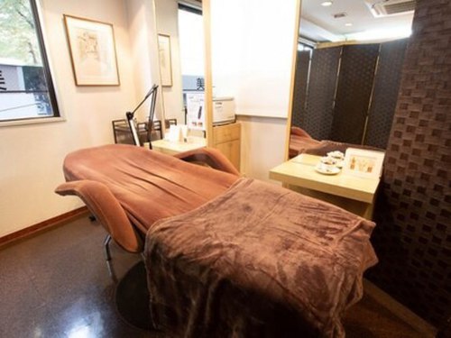 オーブ アイラッシュ(AUBE eyelash)(東京都調布市調布ケ丘1-34-5 タカラビル2F)