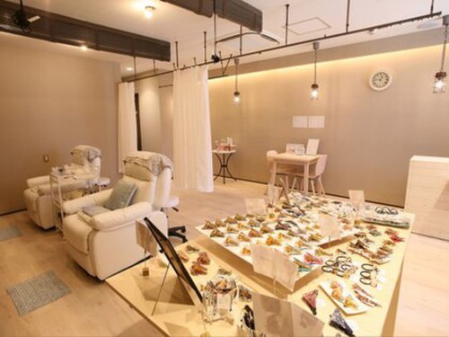 アイサロン エクラン(eye salon ECLAN)(東京都小平市花小金井南町2‐18‐3 花小金井スカイハイツ101)