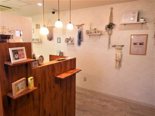 アイシェルジュ上大岡2号店(神奈川県横浜市港南区上大岡西1-19-4 高森ビル3-4F)