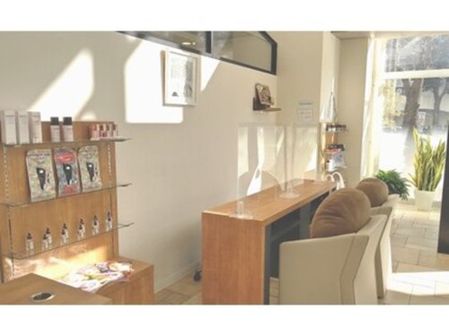 エムスラッシュネイル 本牧店(M SLASH)(神奈川県横浜市中区本牧原9-1)