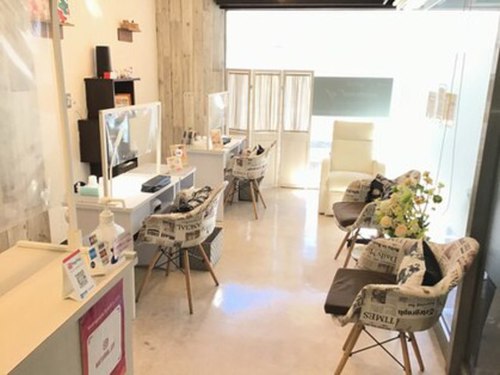 ナチュラルエフ(natural'ef)(神奈川県横浜市緑区中山町306-15 パームビュービル1F)