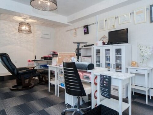 エヌ ネイル サロン Nail Salon N(神奈川県横須賀市米が浜通1‐3KATSUSHICHI.BLD.壱番館1F)
