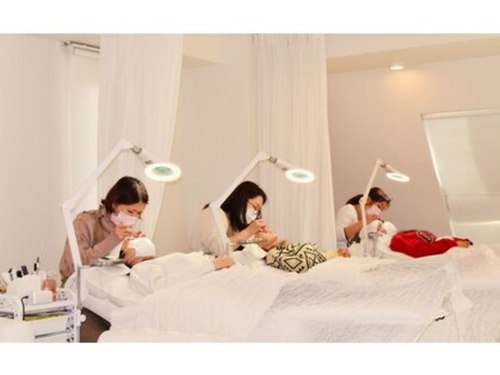 エーワイラッシュ 藤沢店(AYLASH)(神奈川県藤沢市鵠沼石上1-4-13 ロコテラス湘南401号室)