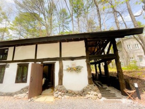 フリュ(Flux)(長野県北佐久郡軽井沢町大字追分959-67)