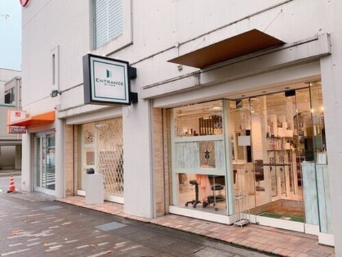エントランスオブヘアーネイル(岐阜県大垣市伝馬町86 山田ビル1F)