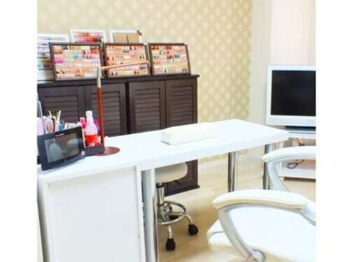 ネイルサロン ぺぺ(Nail Salon PePe)(静岡県静岡市葵区昭和町1-2 スカイタウンビル9B)
