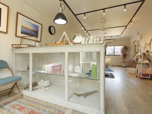 アイラッシュバー エイジェンヌ(eye lash bar asienne)(静岡県御殿場市新橋1952 カクナカビル1F)