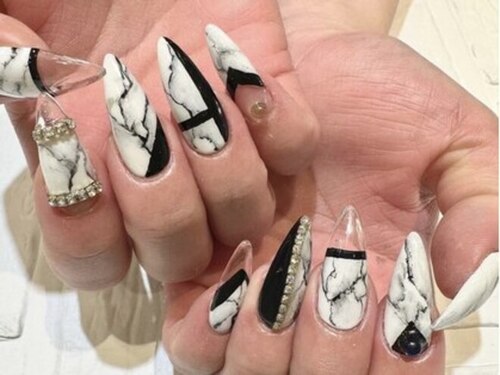 エスフィーネイルサロン リシェル(Esfy nailsalon Richer)(愛知県名古屋市熱田区金山町1-3-6 ブリッジビル7F)