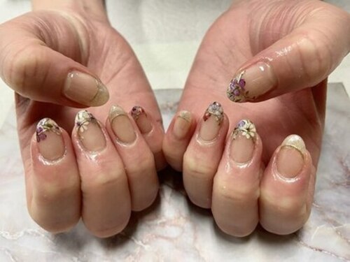 ネイル サロン ヴェレッド(Nail Salon VERED)(愛知県名古屋市西区二方町45番地 名西ビル2F C-1号室)