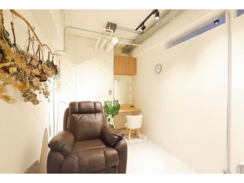 アモフ ヘアアンドアイラッシュ(amof HAIR&EYELASH)(愛知県名古屋市東区白壁3-5-1 CH白壁1F/2F)