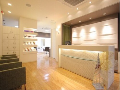 ルシードスタイルレクラ(L'UCIDO STYLE L'eclat)(愛知県名古屋市西区栄生1-35-20 川津ビル2F)