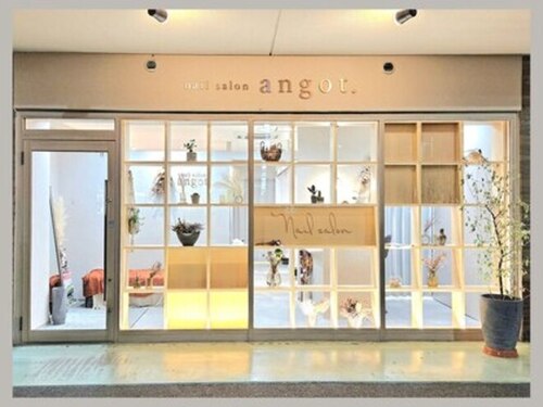 アンガット(angot.)(滋賀県草津市野路1-5-24 サンシャイン1F)