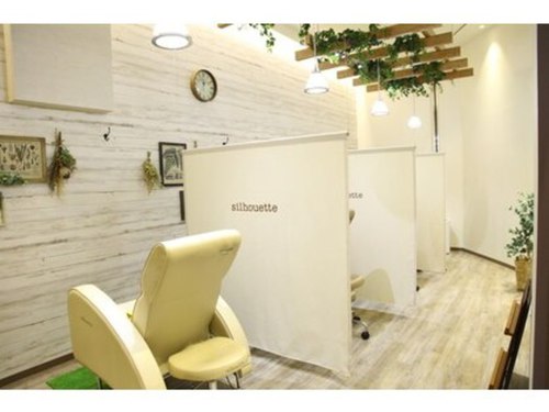 シルエット イオンモール京都桂川店(silhouette)(京都府京都市南区久世高田町376-1 イオンモール京都桂川2F)