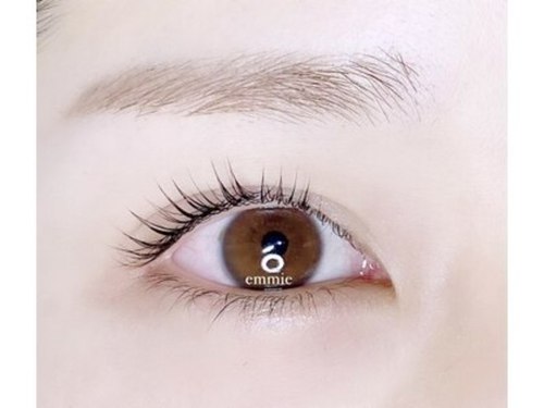 エミーアイサロン キョウト(emmie EYE salon.kyoto)(京都府京都市中京区錦小路通新町西入西錦小路町259 POIKA四条烏丸7-D)