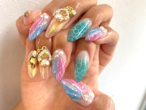 ネイルズヴィナティ(Nails VINATI)(京都府京都市中京区大日町403‐2 詩の小路プラスビル3F S号室)