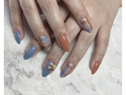 ネイルサロン ティアーズ(nail salon Tears)(京都府京都市南区東九条西岩本町10番地 オーシャンプリントビル2階)