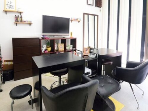 サルーン(SALOON Nail&Bodyart Salon)(京都府宇治市木幡御園20-179)