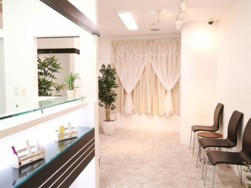 ラッシュバー カノア 梅田店(Lash-bar KANOA)(大阪府大阪市北区太融寺町8-10 梅田高速ビル8F)