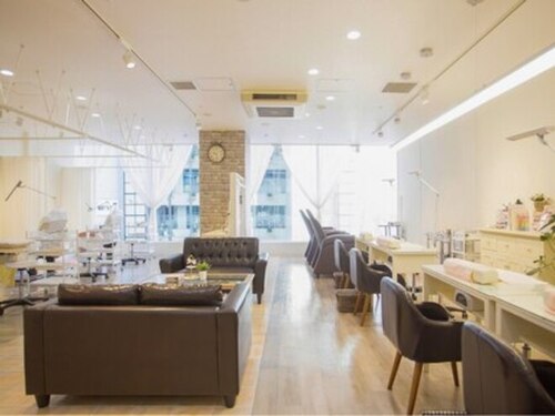 マシェリ 梅田店(macherie)(大阪府大阪市北区梅田1-11-4 大阪駅前第4ビル2F6)