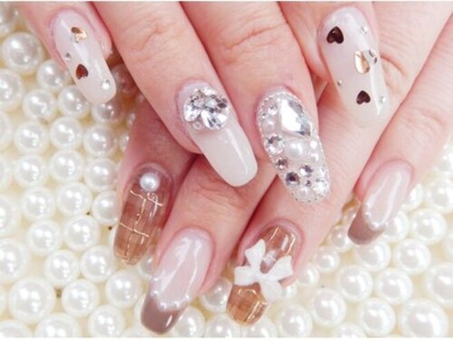 フラッシュネイル梅田店(大阪府大阪市北区西天満4-15-18プラザ梅新ビル811)