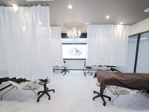 ティアラ 茶屋町店(tiara)(大阪府大阪市北区芝田1-5-12 備後屋ビル2F 203)