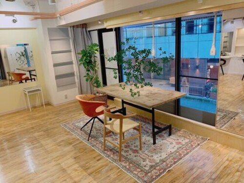 トラック(TRUCK)(大阪府大阪市都島区東野田町2-3-26 サトウビル2F)